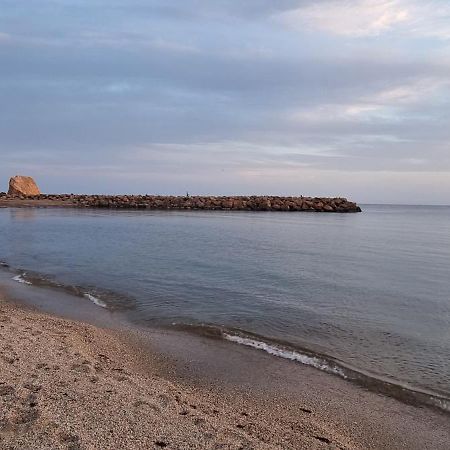 Wabi Beach Home - Frente Al Mar Con Aire Acondicionado อากีลัส ภายนอก รูปภาพ